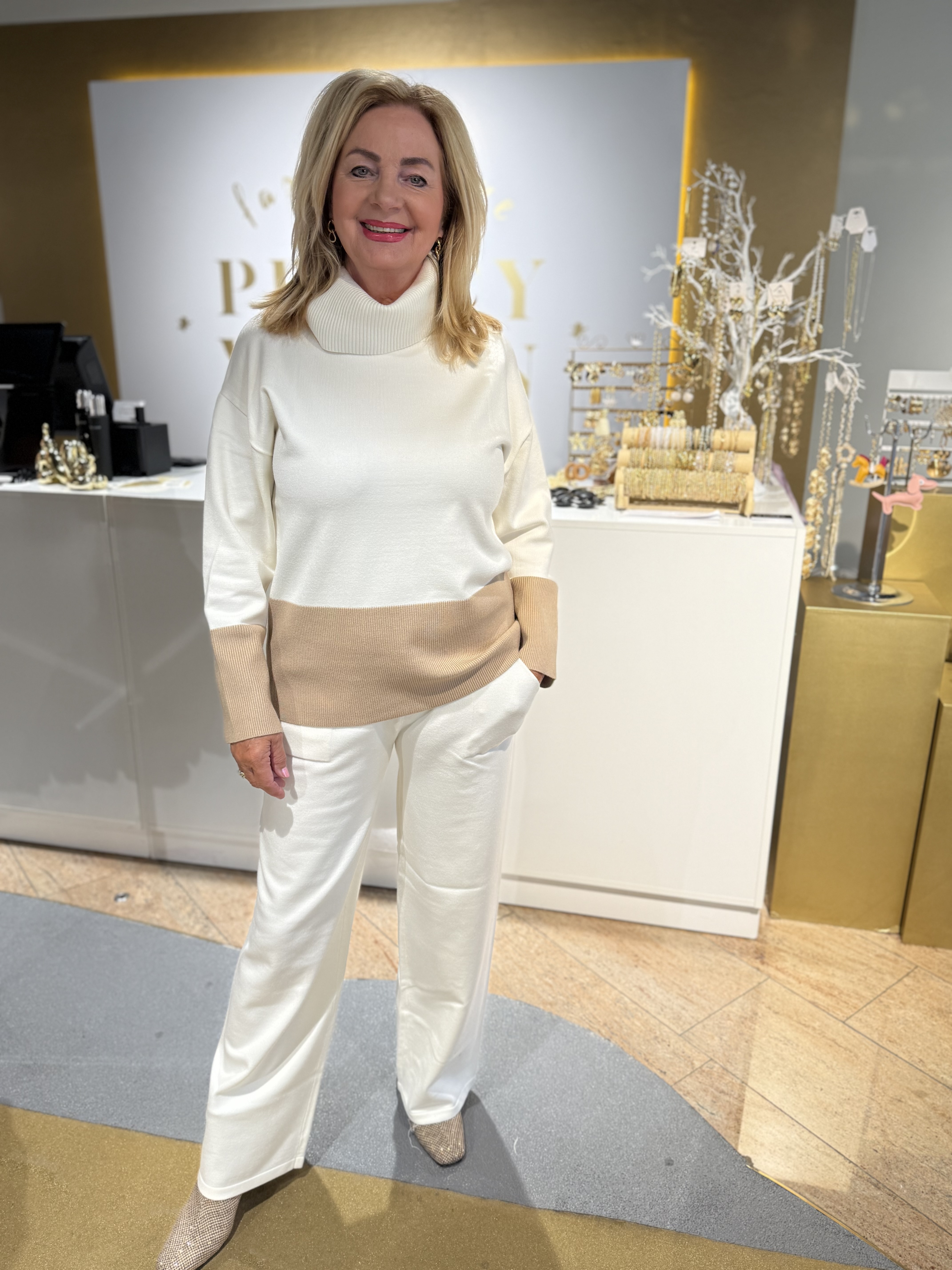 K Design 2 Kleurige Pull Met Kraag B806 Ecru