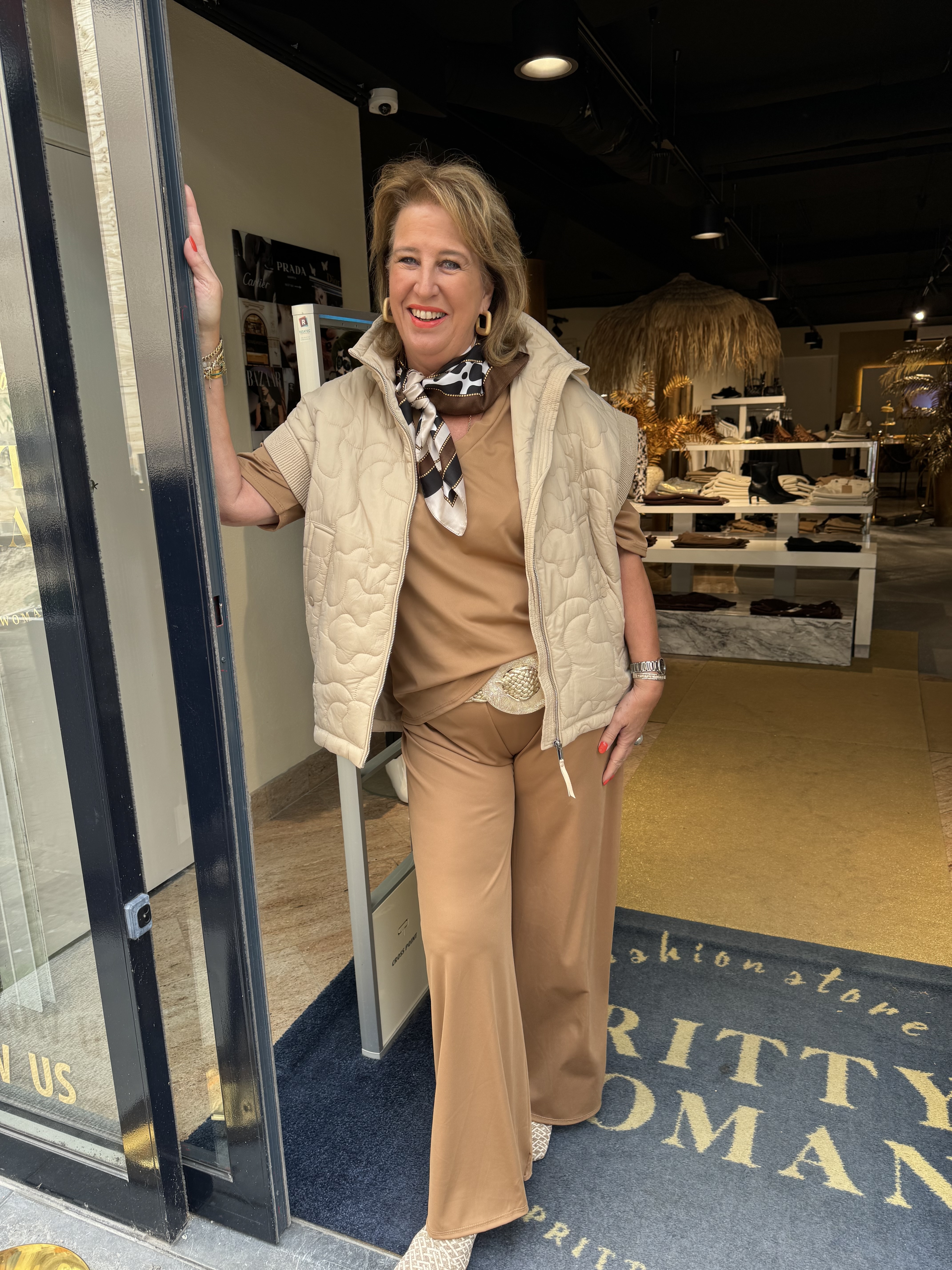 Travel Suit Pof Beige